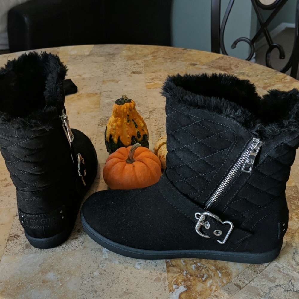 Guess boots